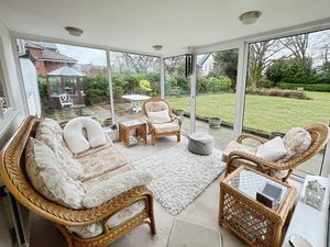 Sun lounge- click for photo gallery